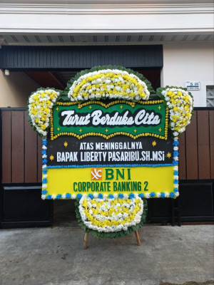 Papan Bunga Duka di Muara Awang