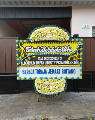 Papan Bunga Duka di Muara Awang