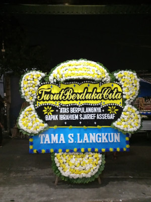 Papan Bunga Duka di Muara Awang